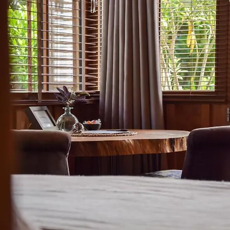 La Maison Moutchic Bed & Breakfast 3*