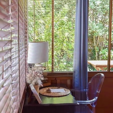 La Maison Moutchic Bed & Breakfast