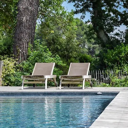 La Maison Moutchic Bed & Breakfast