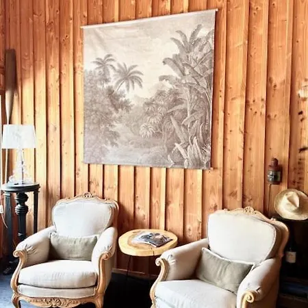 Bed & Breakfast La Maison Moutchic *