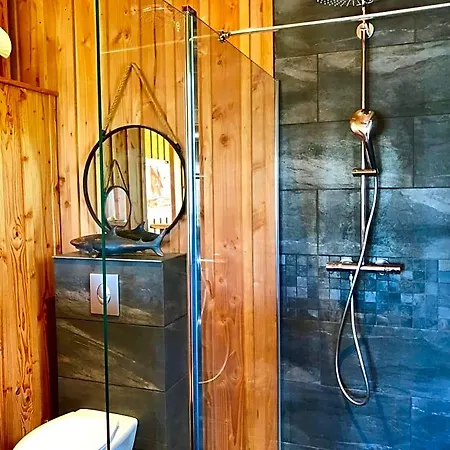 Bed & Breakfast La Maison Moutchic 3*