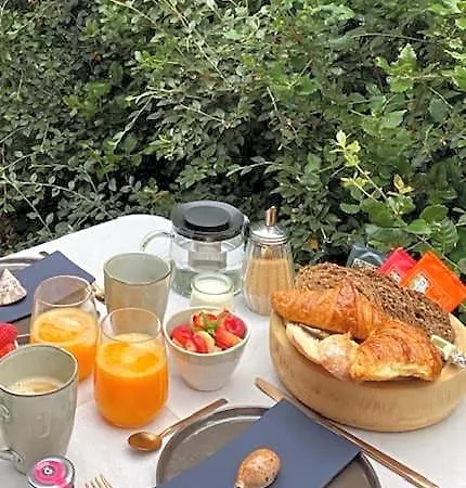 La Maison Moutchic לינה וארוחת בוקר