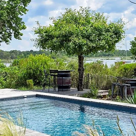 Oda ve Kahvaltı La Maison Moutchic 3*