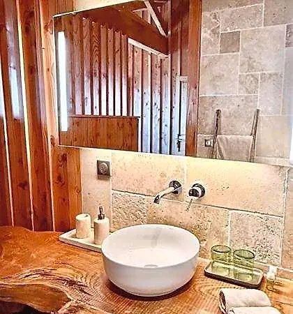 Bed & Breakfast La Maison Moutchic 3*